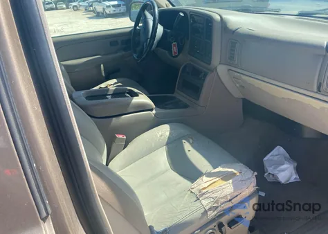 2004 Chevrolet Suburban C1500 из США, поврежденный, VIN 1GNEC16Z34J272963